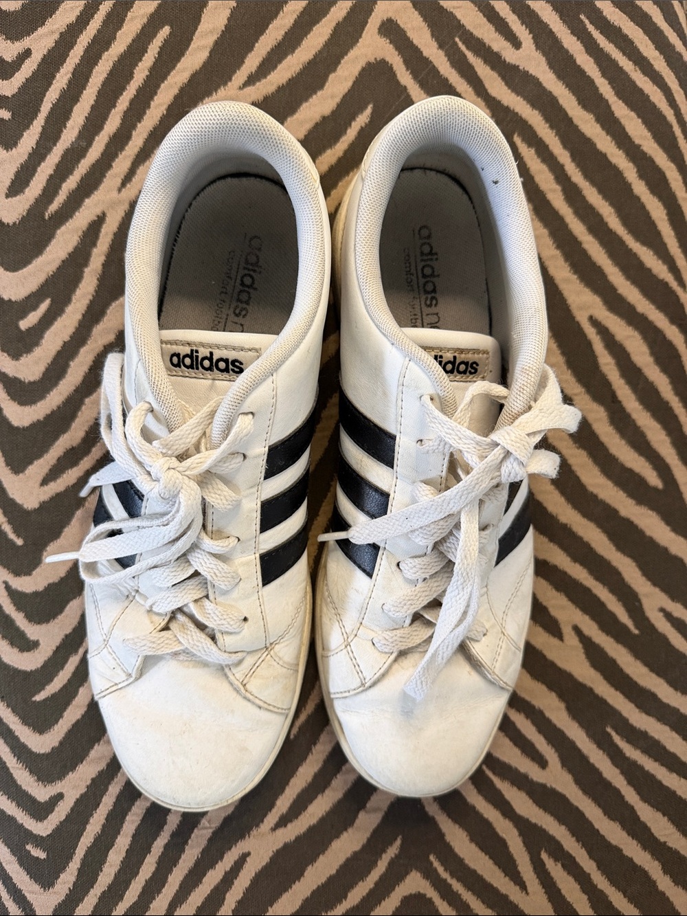 Rad VINTAGE Adidas Women’s White Sneakers with Black Three Stripes